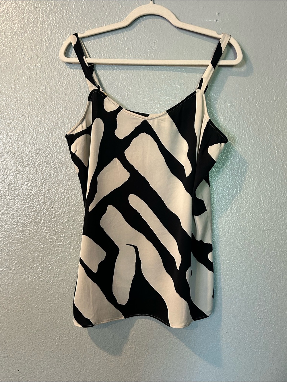 Chico’s Black & Cream Abstract Print Silk Blend Camisole Tank Top - Medium Size